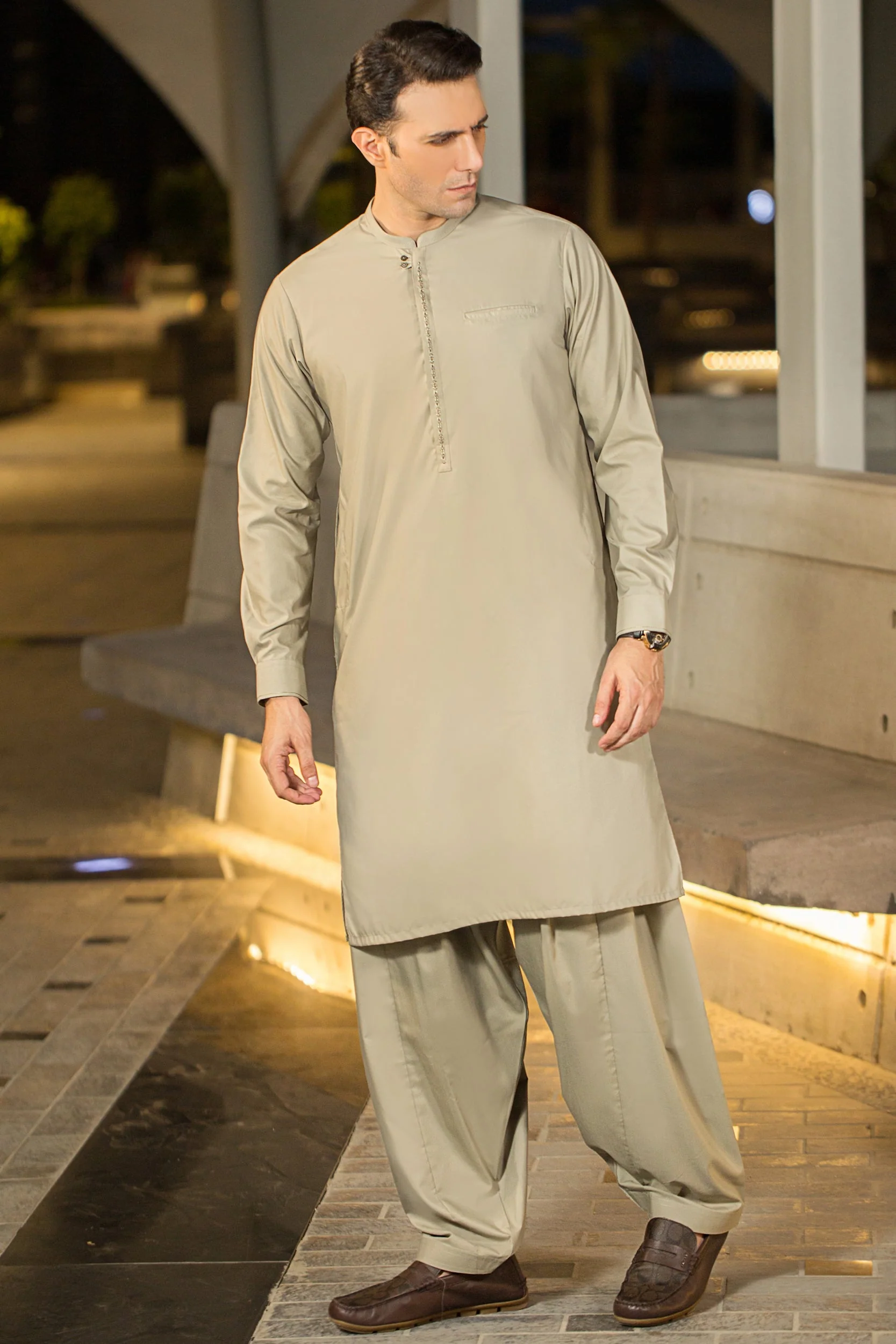 Rich cream Shalwar Kameez with embroidery patti & fake pocket - Image 2
